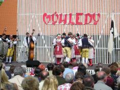 Folklórní festival Výhledy se&nbsp;koná tradičně první červencový víkend v&nbsp;Klenčí pod&nbsp;Čerchovem v&nbsp;areálu Staré pošty na&nbsp;náměstí (v případě nepříznivého počasí pak v&nbsp;sále kulturního domu u&nbsp;nádraží)